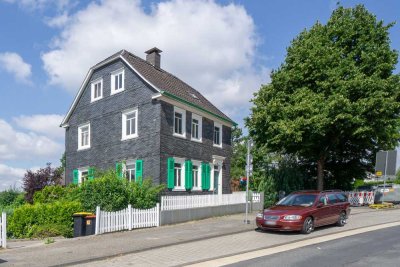PROVISIONSFREI für den Käufer!!
Großzügiges Einfamilienhaus auf phantastischem Sonnengrundstück in