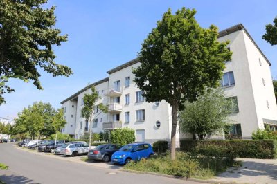 Helle 2 Zim. Wohnung  mit Balkon und TG Stellplatz