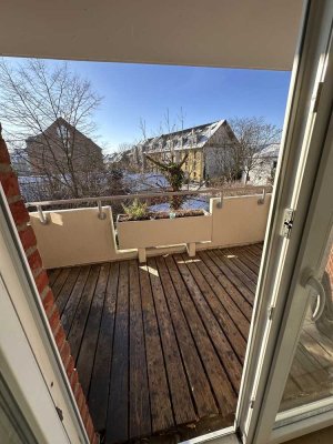 Schöne 2 Zimmer Wohnung im Grünen mit Balkon