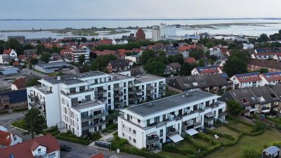 OSTSEE-KAUF / HEILIGENHAFEN / EXKLUSIVE 2-Zi.-Kft.-Whg. / Bj. 2018 / EBK / 2 Terrassen / TG-Stlpl.