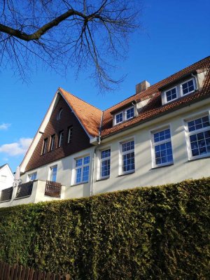Klassische sonnige Altbauwohnung