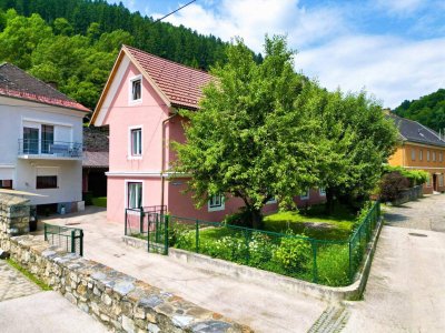 Großzügiges Mehrfamilienhaus in zentrumsnaher Lage von Friesach, Kärnten - ideal für Familien oder Anleger