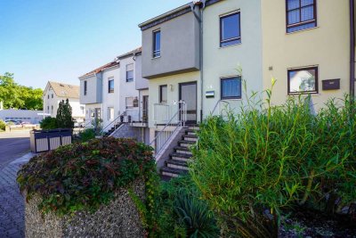 *RESERVIERT* Für die kleine Familie: Renovierungsbedürftiges Reihenmittelhaus mit Südgarten