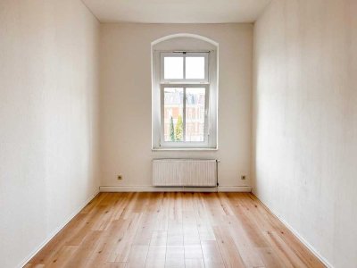 Großzügige 3 Zimmer Altbau Wohnung