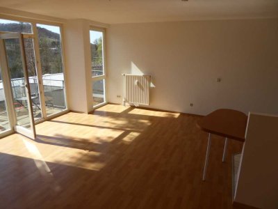 *sonnige*lichtdurchflutete*Wohnung*m. Tageslichtbad + Balkon zu vermieten in Ober-Ramstadt