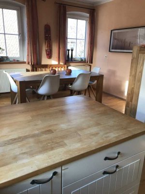 720,- kalt  + 250 Euro Nebenkosten 4 Zimmerwohnung