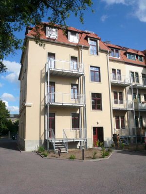 3 Raum Wohnung in ruhiger Seitenstraße
