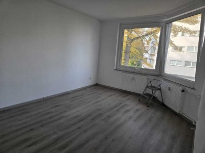 Helle 2-Zimmer-Wohnung in Mönchengladbach mit Balkon und modernem Flair