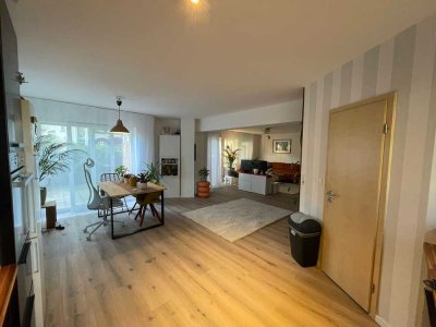 Schöne 4-Zimmer-Doppelhaushälfte mit Terrasse, Garten und Garage