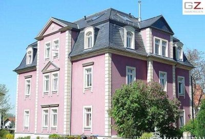 Charmanter Altbau, schöner Balkon- 3-Zimmer-Wohntraum in ruhiger Toplage