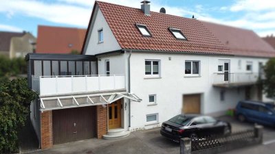 * Wohnen und Wohlfühlen * schicke Doppelhaushälfte mit Wintergarten, Terrasse und grünem Rückzugsort