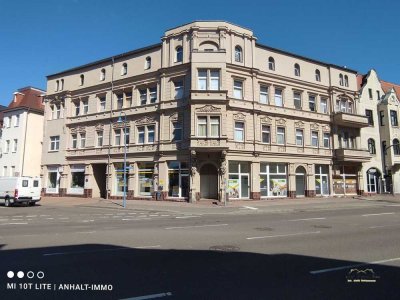 Schöne Dachgeschosswohnung mit Balkon