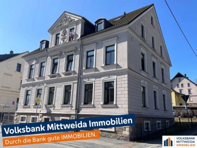 Komplett renovierte und modernisierte Wohnung - mit Tageslichtbad, Balkon, Garage und Stellplatz!
