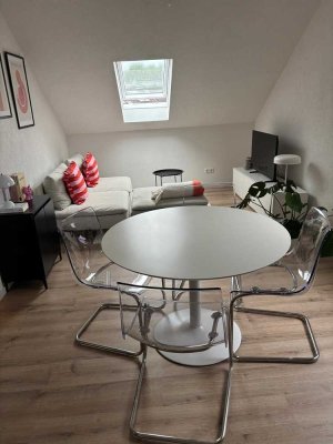 Geschmackvolle 2-Zimmer-Dachgeschosswohnung mit Einbauküche in Goldscheuer