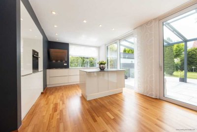 Traumhafte Wohnoase nahe Freising-exklusives Villenanwesen mit Einliegerwohnung & Luxusausstattung