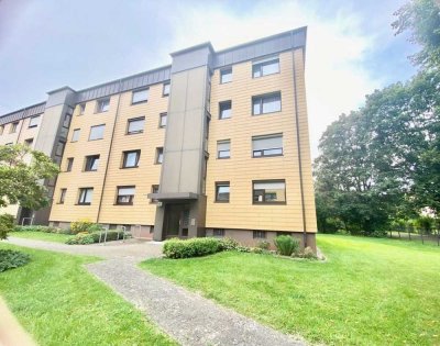 Lichtdurchflutete, frisch
renovierte 3,5-Zimmerwohnung
mit Balkon, in Berenbostel