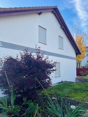 Frisch renoviert und in toller Lage - Doppelhaushälfte