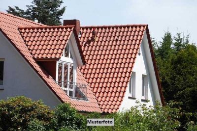 Doppelhaushälfte mit integrierter Garage