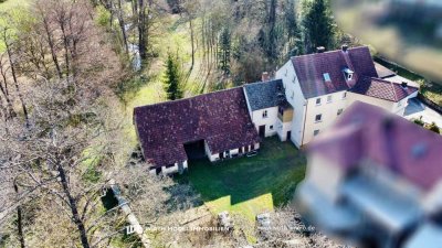Mehrfamilienhaus mit Scheune, Doppelgarage und Nebengebäuden in Ortsrandlage | 4.800 m²
