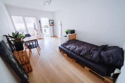 LEHEN | Generalsanierte Design-Garconniere mit Loggia nahe PMU, LKH, CDK