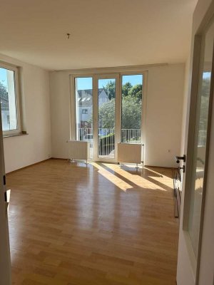 2 Zimmer Wohnung mit Balkon in ruhiger Lage!