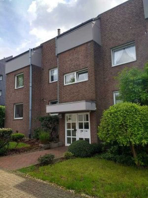 Ansprechende und vollständig renovierte 3,5-Zimmer-DG-Wohnung mit Loggia in Herne Sodingen