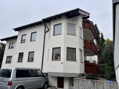 Optimal geschnittene 2-Zimmer-Wohnung mit Balkon, Stellplatz & Einbauküche in Plattenhardt