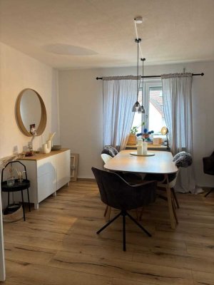 Grosszügige, sonnige Wohnung in Ortsrandlage in Rhodt unter Rietburg