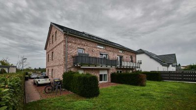 Moderne 2-Zimmer-Dachgeschosswohnung mit Außenstellplatz am See!