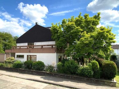 Helles und großzügiges Einfamilienhaus mit Garten und Garage in gewachsenem Wohngebiet von Freiberg