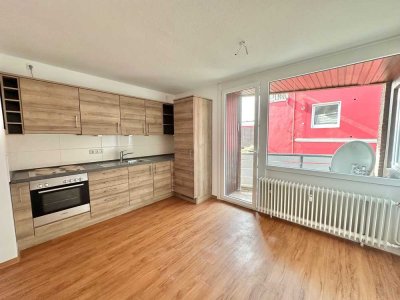 Alles in Deiner Nähe:  4-Zimmer-Oberwohnung mit Einbauküche & Loggia
