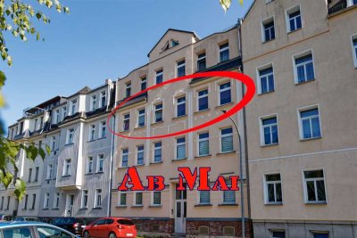 Etagenwohnung mit Einbauküche und Südbalkon