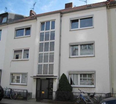 Charmante Dachgeschosswohnung mit Balkon im Flüsseviertel