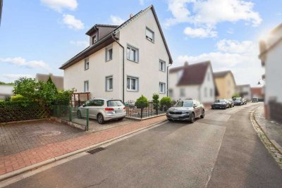 Energetisch saniertes Mehrfamilienhaus mit PV-Anlage, Gärtchen & Stellplätzen