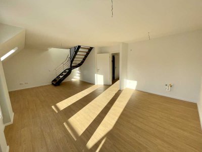 **NOCH VERMIETET** Helle 3-Zimmer Maisonette mit Balkon in D-Oberbilk