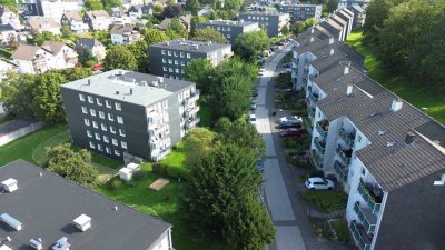 Hoch über der Stadt - renovierte 2-Zimmer Wohnung mit Balkon zu vermieten