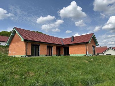 Privatverkauf! Belagsfertiger Bungalow Gleichenberg/Nähe