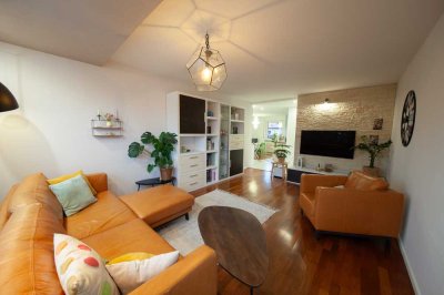 Exklusive 3,5-Raum-Wohnung mit geh. Innenausstattung mit Balkon und EBK - modern und hell