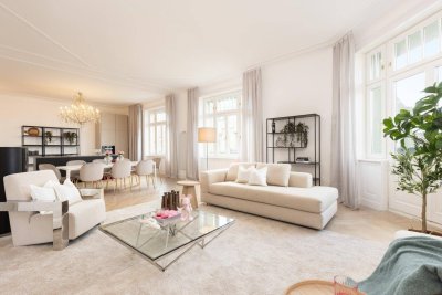 STILVOLL WOHNEN IM HERZEN WIENS - WOHNSALON, BALKONE UND AUSBLICK MIT ALTBAU-CHARME