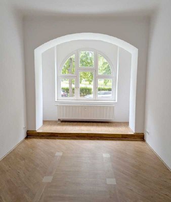 große 3-Zi.-Erdgeschosswohnung mit Balkon und Wanne in Johannstadt