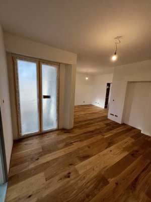 Kernsanierte Wohnung auf zwei Etagen!