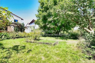 SIE suchen ein bezahlbares Platzwunder mit großem Garten?
WIR haben es gefunden!