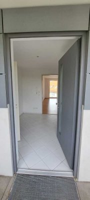 Stilvolle 2-Raum-Wohnung mit Balkon und Einbauküche in Unterschleißheim