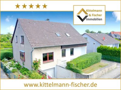 Solides Einfamilienhaus mit zwei Wohneinheiten – zur Eigennutzung oder als Investment in Ehmen