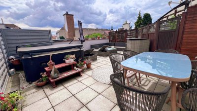 HERRLICHE DACHGESCHOSSWOHNUNG MIT TERRASSE UND WHIRLPOOL - IM HERZEN VON PFAFFSTÄTTEN