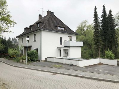 Helle 3-Zimmer-Dachgeschosswohnung mit Balkon und Blick auf den Ahlenberg!
