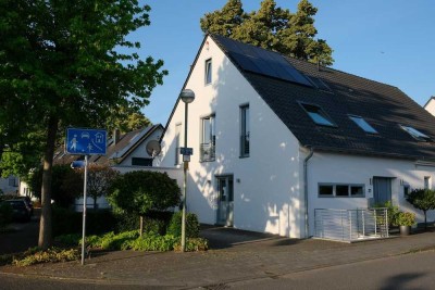 Traumhaus für Familien: Architekten-Doppelhaushälfte mit idealer Verkehrsanbindung - von privat