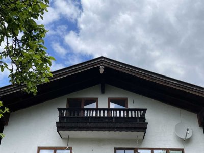 3-Zimmer DG Wohnung mit Süd Balkon in der Ortsmitte von Warngau