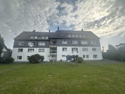 Kapitalanleger ! Gemütliche 2 Zimmer Souterrain Wohnung mit Garten in Remscheid Lüttringhausen!