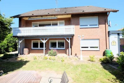 Geräumiges freistehendes Zweifamilienhaus direkt am Rhein